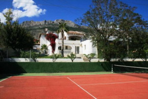 Villa with tennis court, Altea